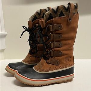 Sorel Brown and Black Lace Up Boots